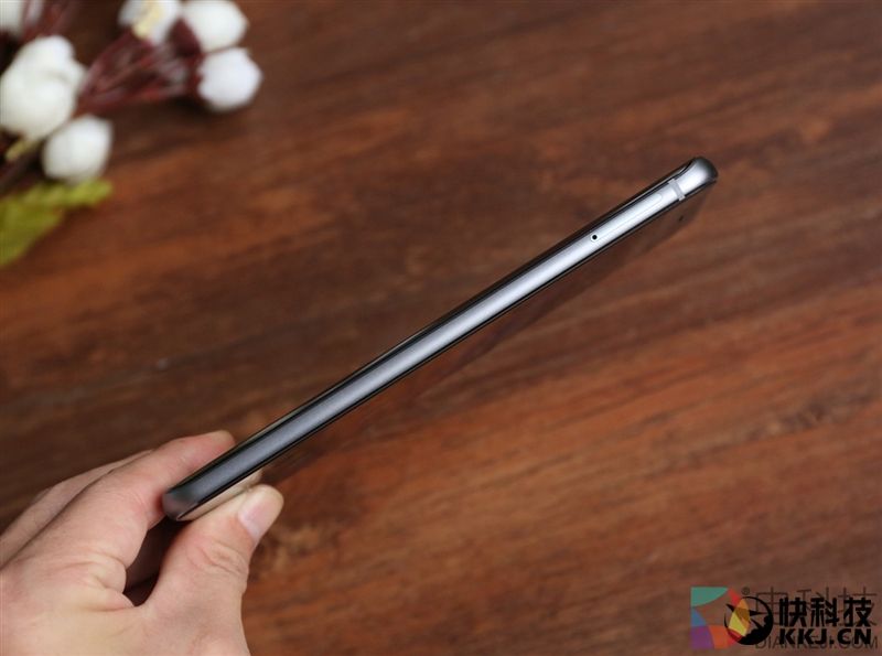 麒麟960最低价!荣耀9评测:颜值堪比胡歌