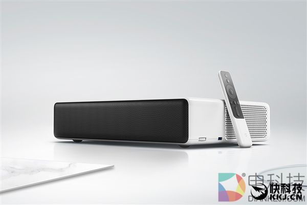 9999元家庭影院！小米米家150寸激光投影电视图赏