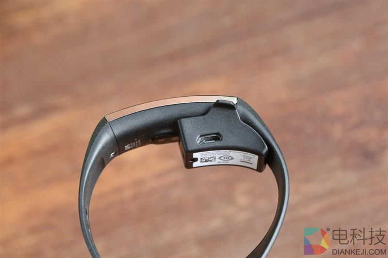 50米防水+独立GPS！华为运动手环体验评测：为运动而生