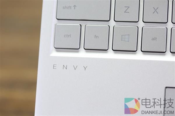 7代酷睿+4G显存！惠普薄锐ENVY x360变形本评测：一秒变平板