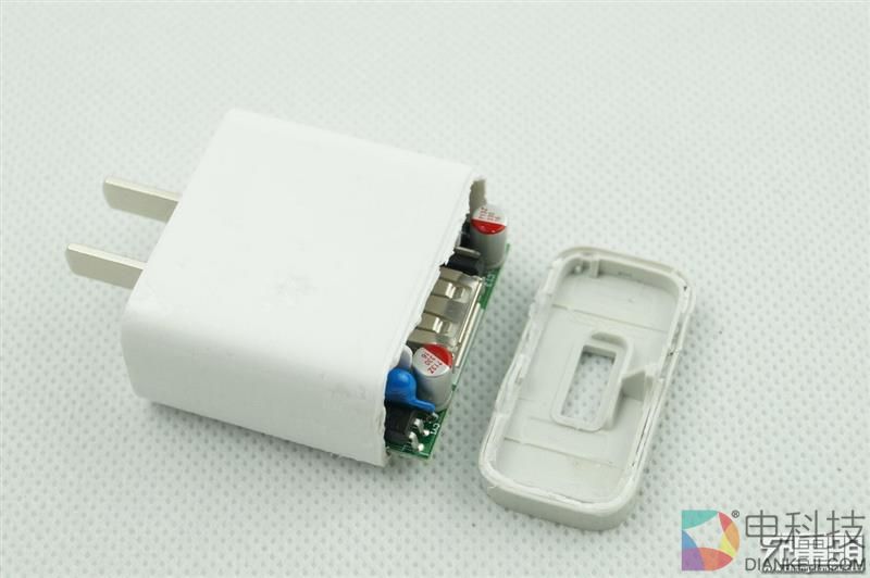 小米6充电器比亚迪版拆解