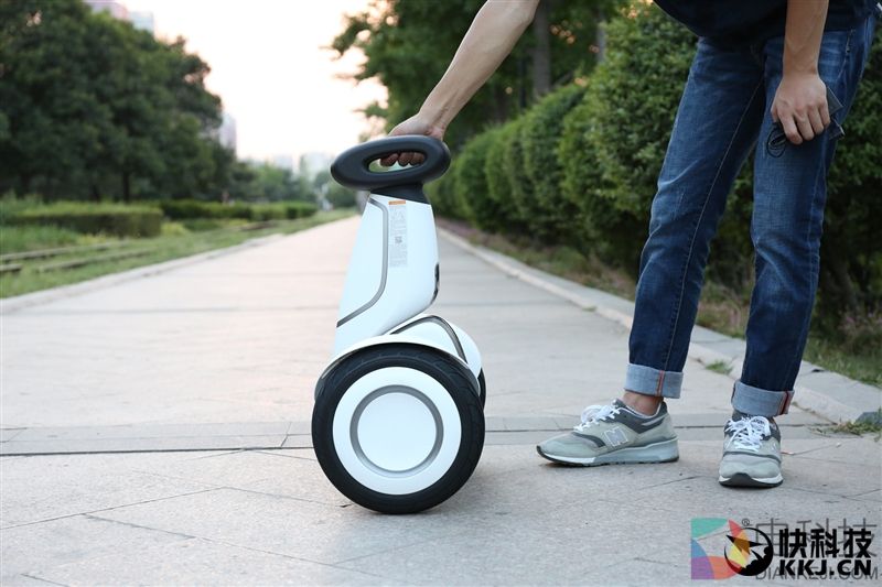 开机送10万保险！九号平衡车Plus体验评测：堪比SUV