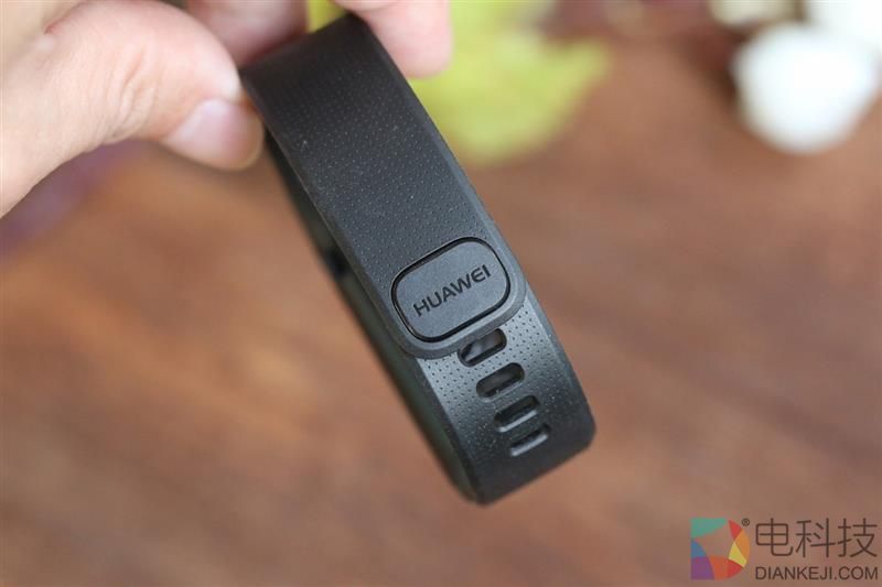 50米防水+独立GPS！华为运动手环体验评测：为运动而生