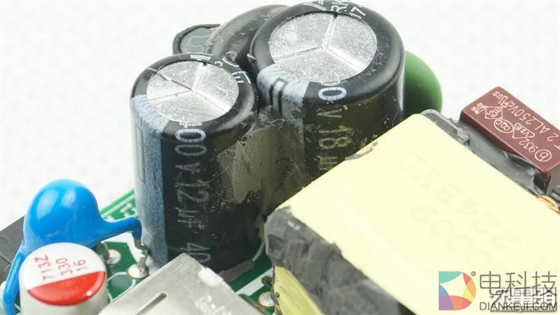 小米6充电器比亚迪版拆解