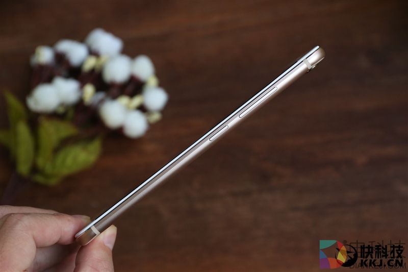 柔光双摄再升级!vivo X9s评测:抢眼的自拍表现