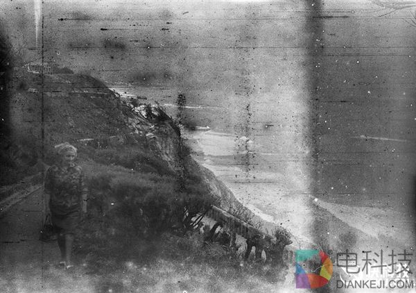 网友二手店里买老相机 发现珍贵照片 感动…