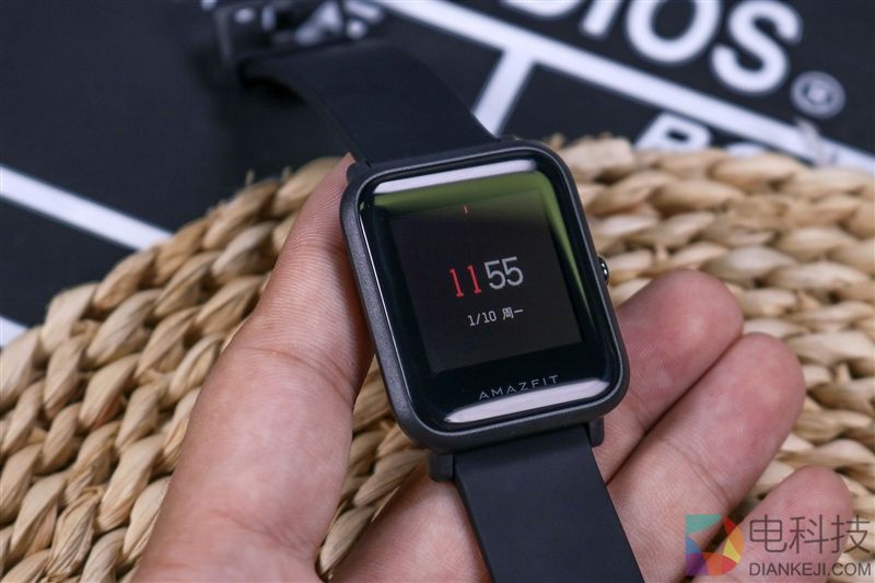高颜值与超强续航并存 华米米动手表青春版评测