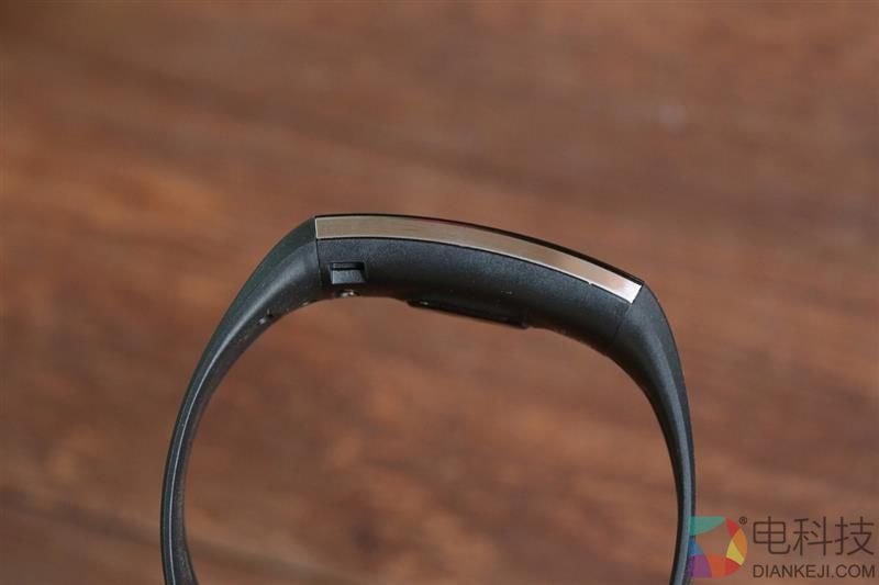 50米防水+独立GPS！华为运动手环体验评测：为运动而生