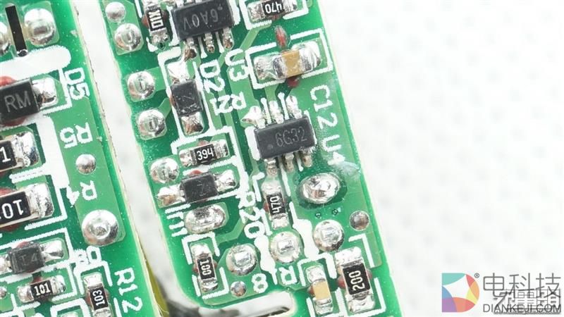 小米6充电器比亚迪版拆解