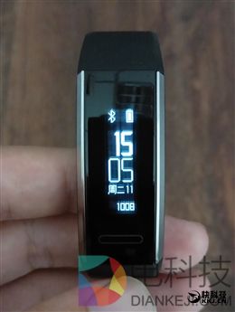 50米防水+独立GPS！华为运动手环体验评测：为运动而生