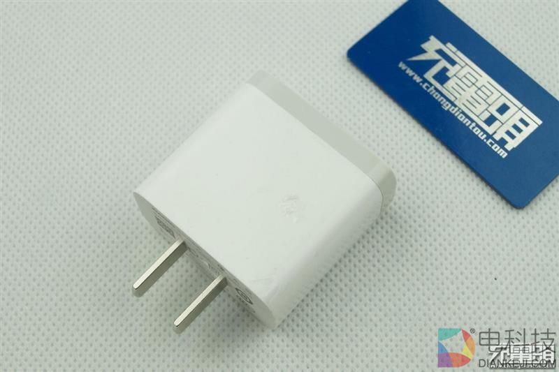 小米6充电器比亚迪版拆解：超高效QC 3.0