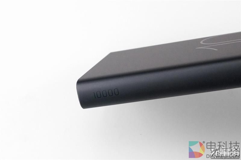 拆解华为用料做好的移动电源：赏心悦目