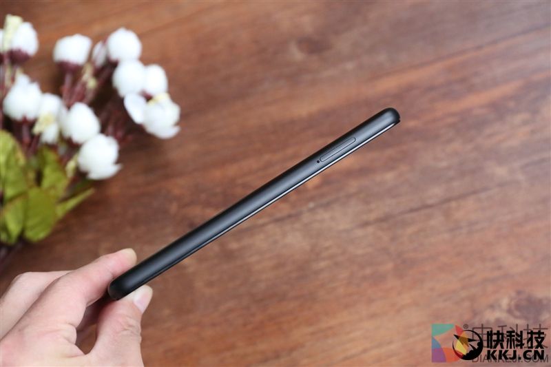 699元的颜值巅峰！魅蓝A5评测