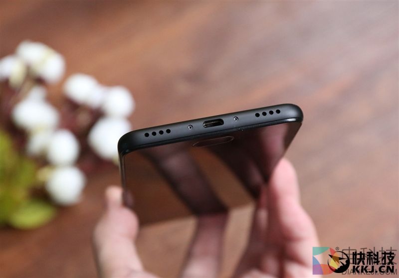 699元的颜值巅峰！魅蓝A5评测