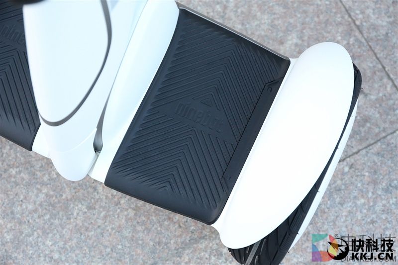 开机送10万保险！九号平衡车Plus体验评测：堪比SUV