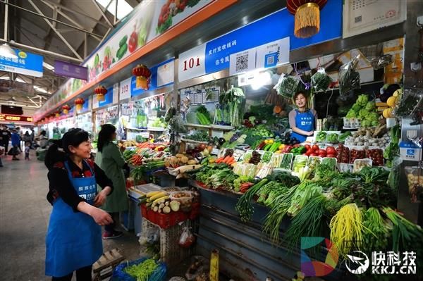 微博搜索“花呗” 前三条热门微博全是骗子