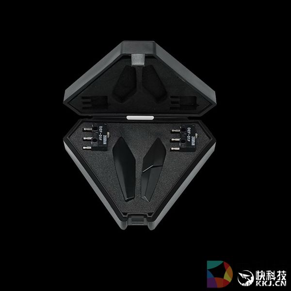 华硕发布双手电竞鼠标ROG Pugio：左撇子舒服了