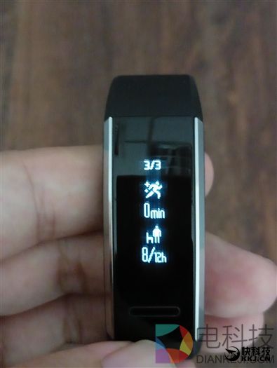 50米防水+独立GPS！华为运动手环体验评测：为运动而生