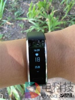 50米防水+独立GPS！华为运动手环体验评测：为运动而生