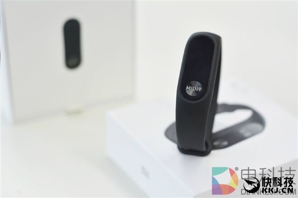 小米也是顽梗高手！小米手环2 Freestyle定制版曝光