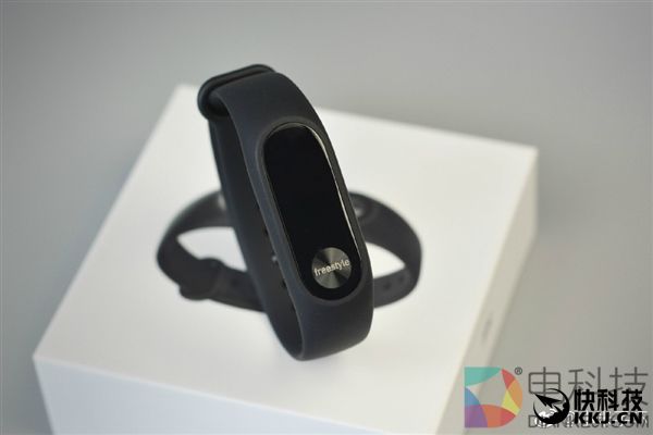 小米也是顽梗高手！小米手环2 Freestyle定制版曝光