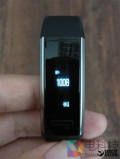 50米防水+独立GPS！华为运动手环体验评测：为运动而生