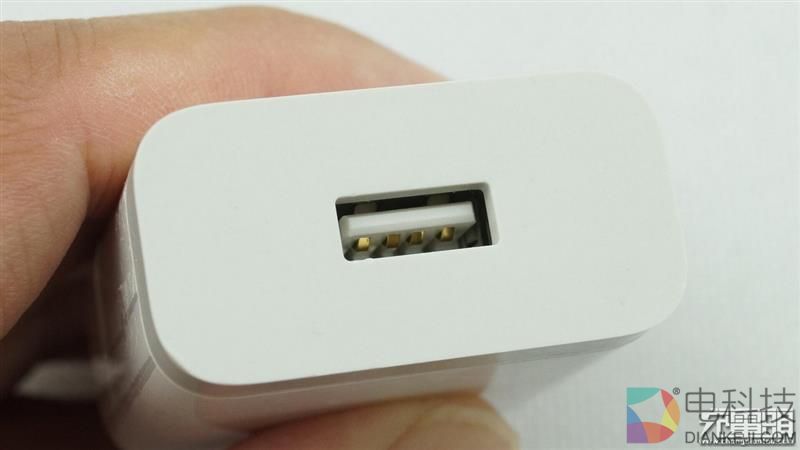 小米6充电器比亚迪版拆解