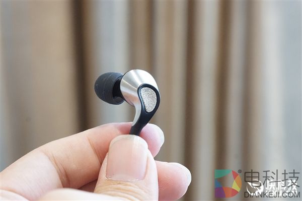 魅族Flow耳机开箱图赏:舒服到忘记佩戴