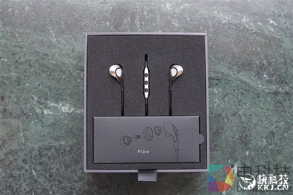 魅族Flow耳机开箱图赏:舒服到忘记佩戴