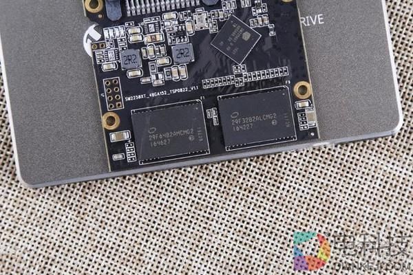 SSD界的巨无霸！铭瑄巨无霸A6固态盘评测