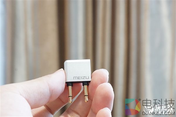 魅族Flow耳机开箱图赏:舒服到忘记佩戴
