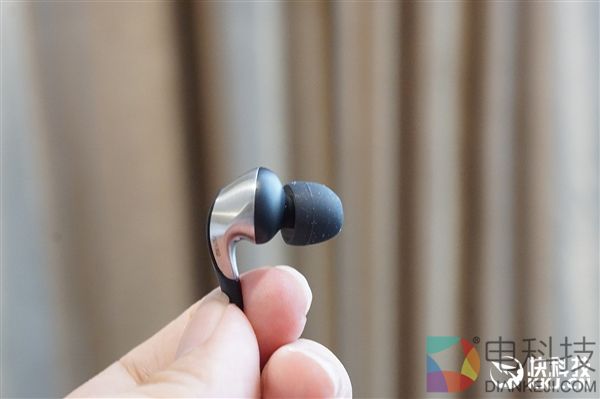 魅族Flow耳机开箱图赏:舒服到忘记佩戴
