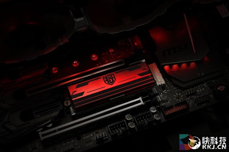 影驰铁甲战将240-M.2 SSD评测：跑得快 还不热