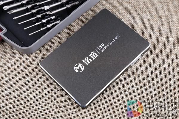 SSD界的巨无霸！铭瑄巨无霸A6固态盘评测