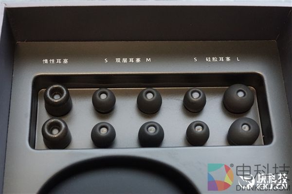 魅族Flow耳机开箱图赏:舒服到忘记佩戴