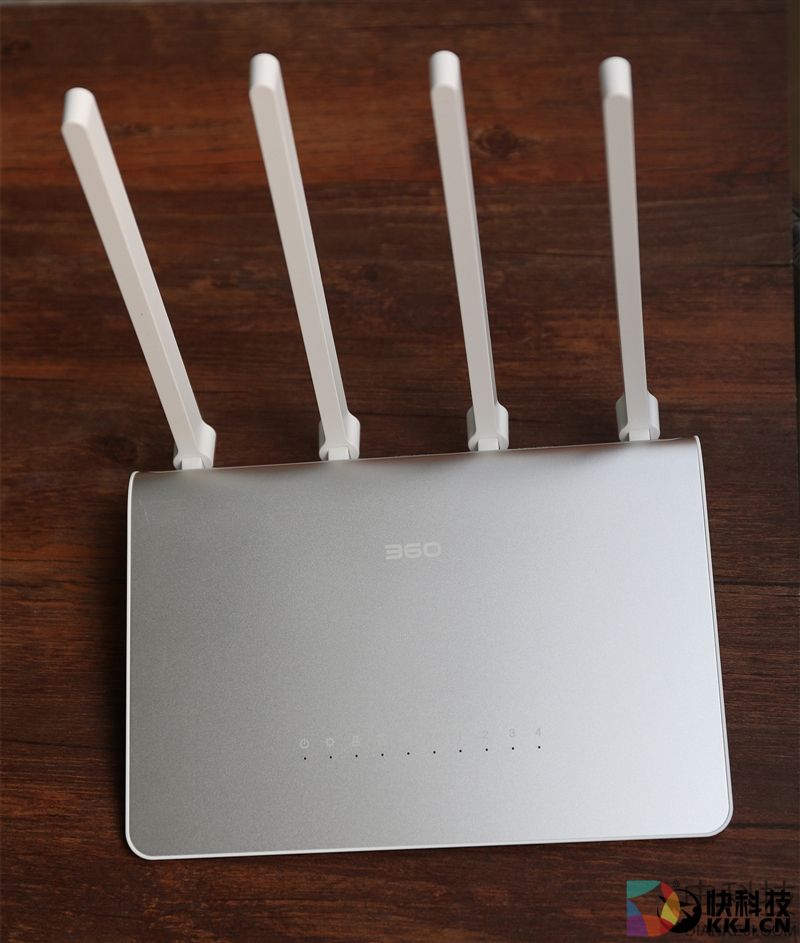 找到漏洞给百万奖金！360安全路由器2评测：全千兆四天线