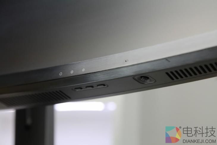 32:9尺寸帅炸 三星带鱼屏CHG90显示器评测