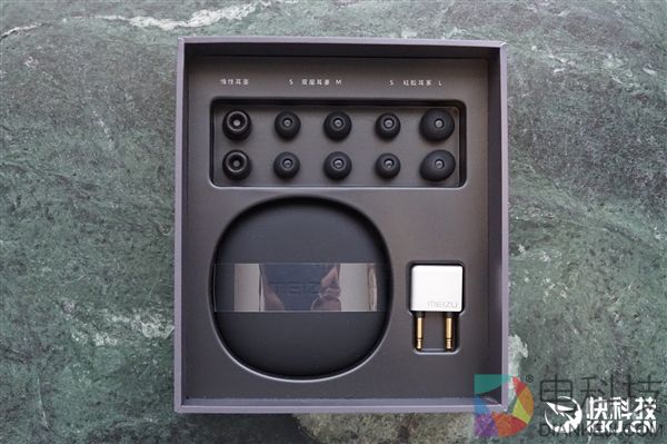 魅族Flow耳机开箱图赏:舒服到忘记佩戴