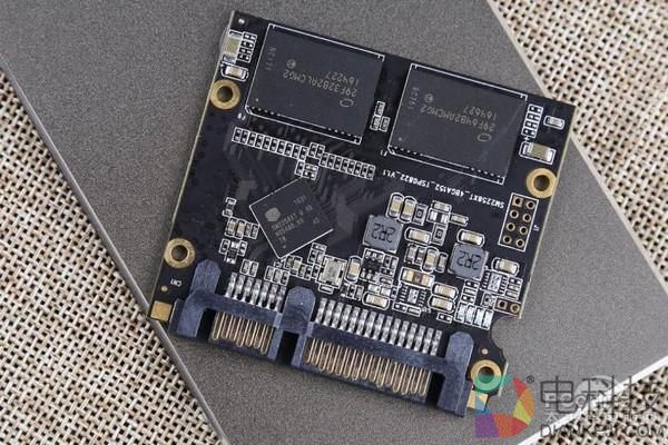 SSD界的巨无霸！铭瑄巨无霸A6固态盘评测