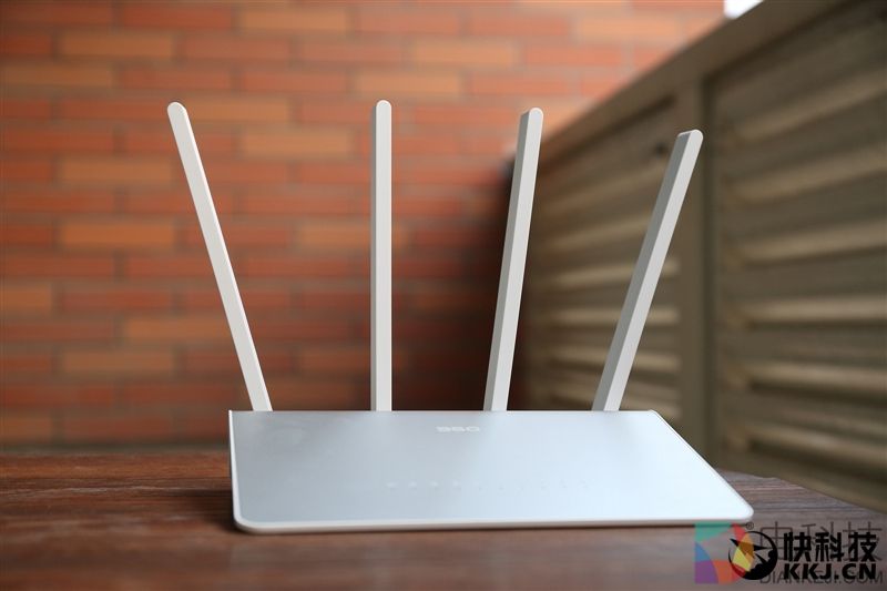 找到漏洞给百万奖金！360安全路由器2评测：全千兆四天线